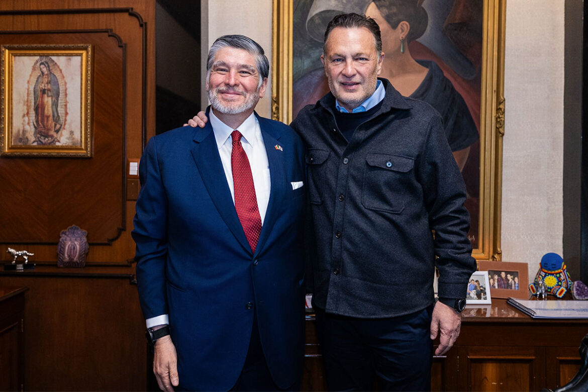 Mauricio Kuri se reúne con el Embajador de México en Corea