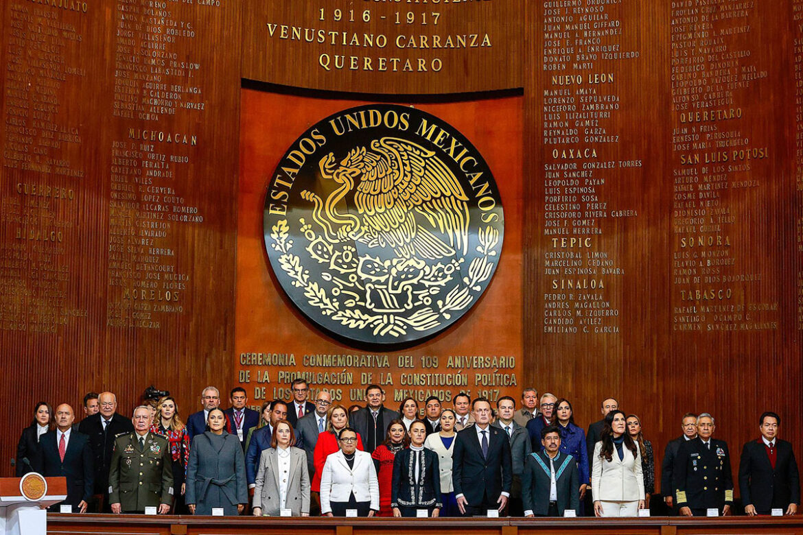 presidió la conmemoración de la constitución
