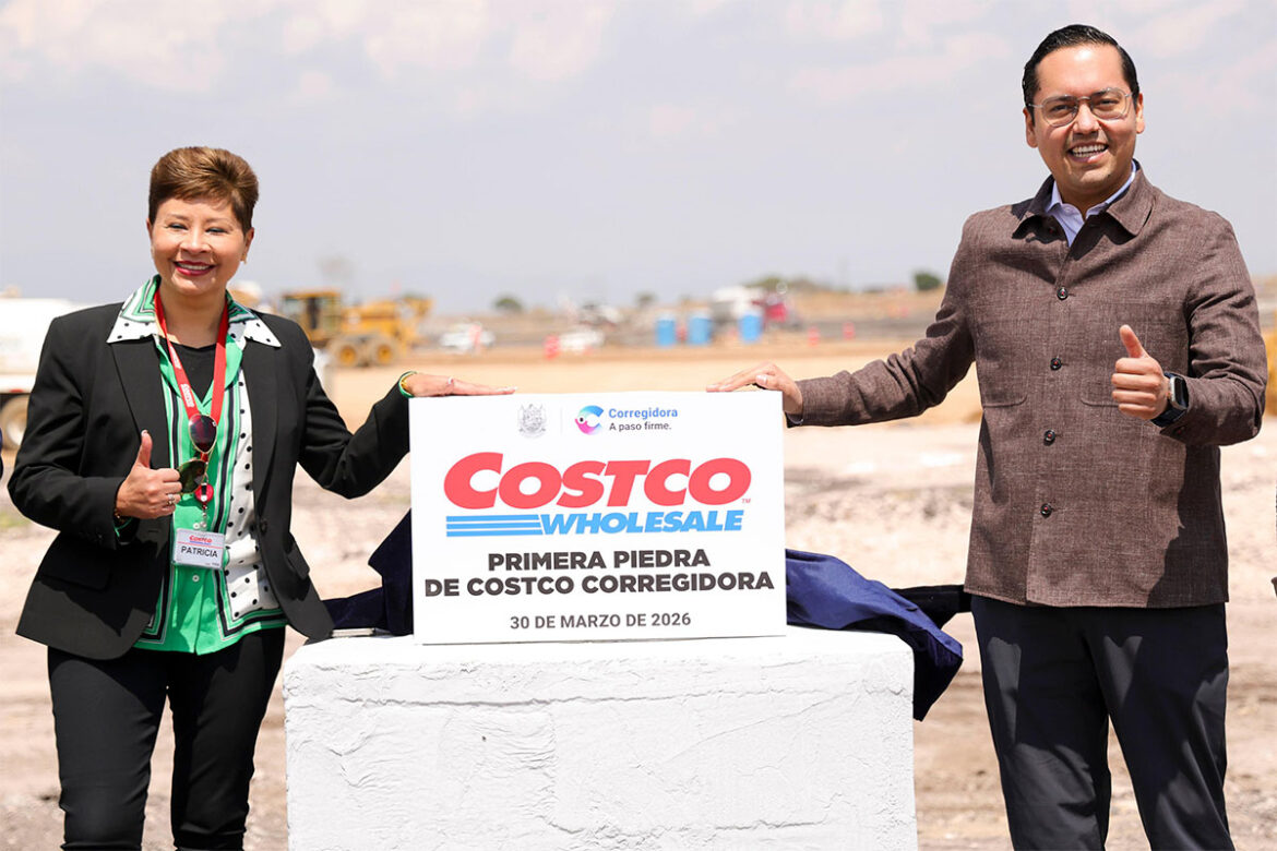 Chepe Guerrero coloca primera piedra del Costco
