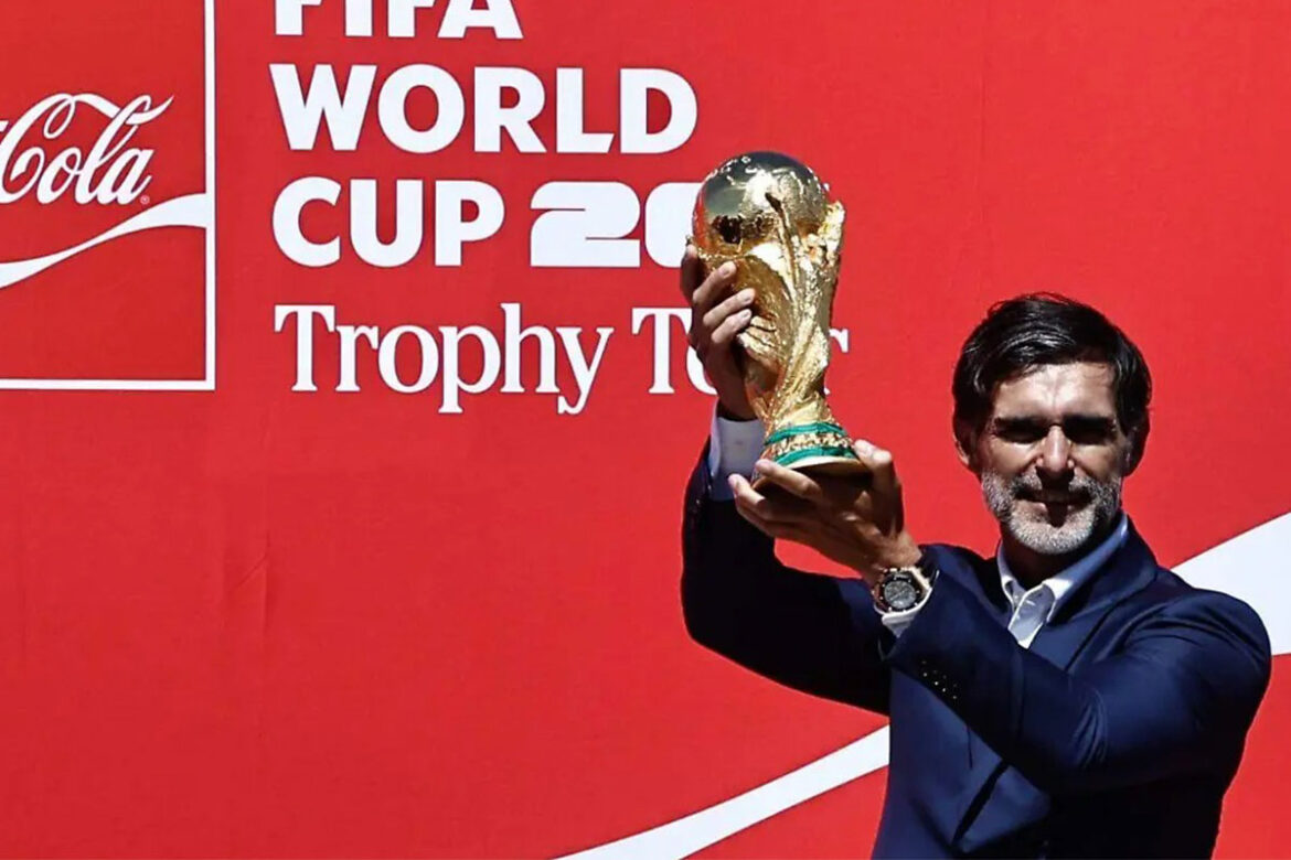 Llega a Querétaro el trofeo de la Copa Mundial de la FIFA