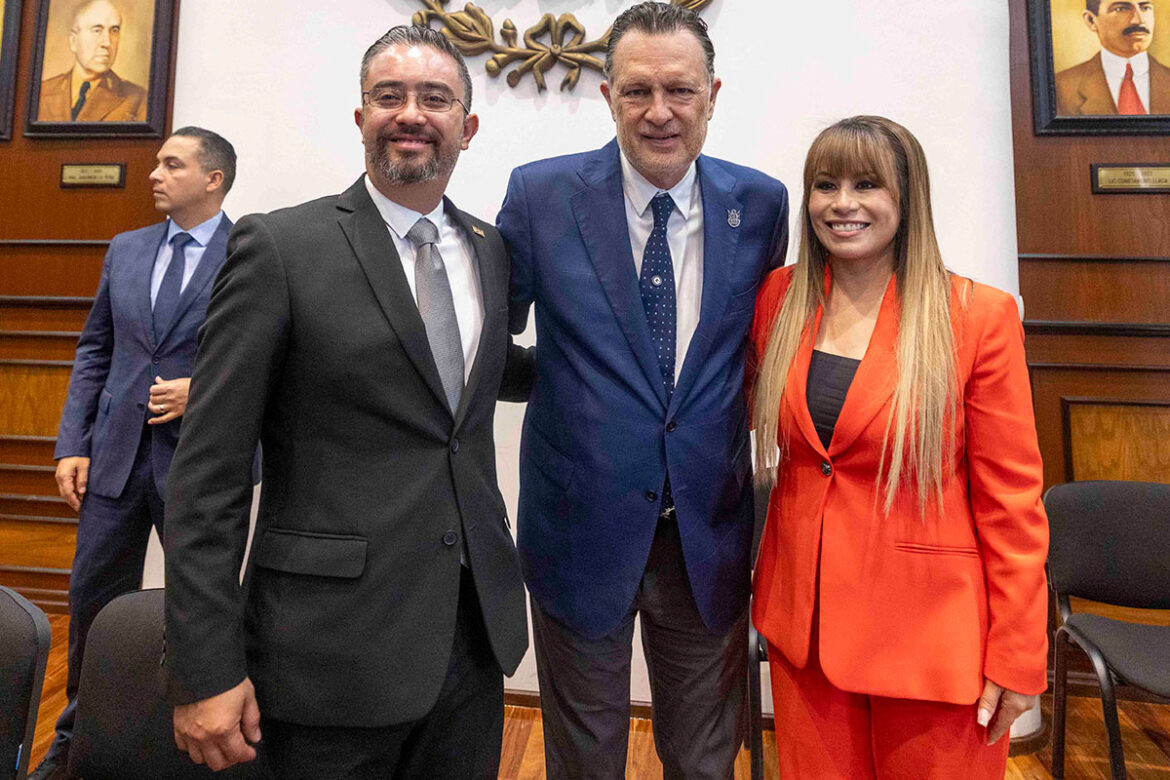 Mauricio Kuri toma protesta a nuevo Consejo del Colegio de Abogados