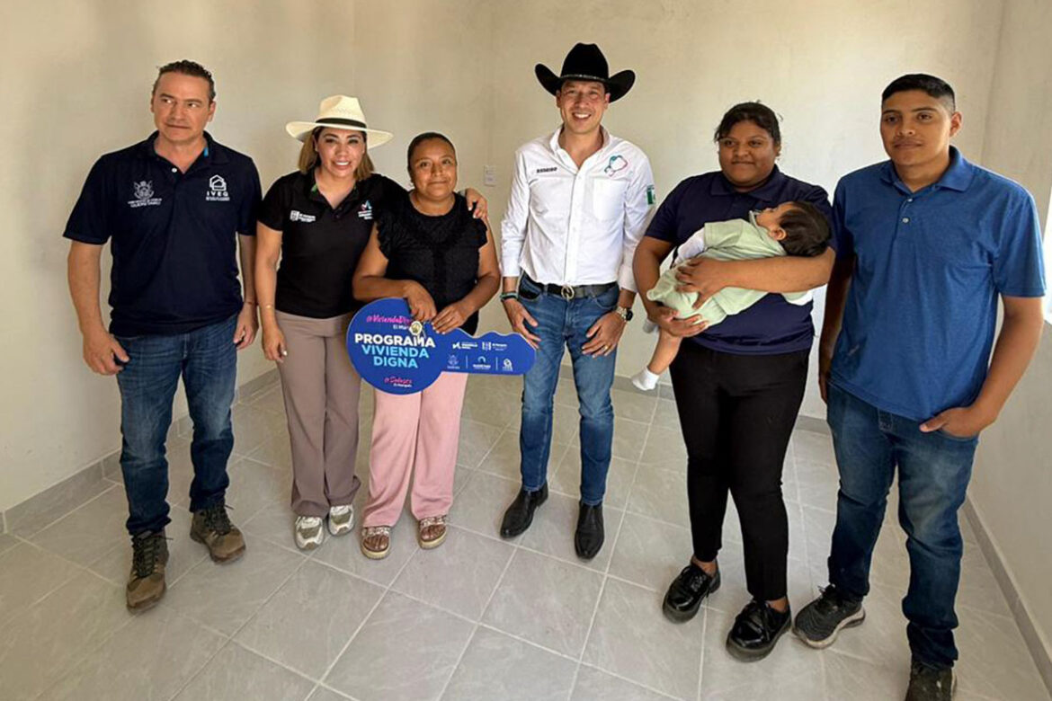 Municipio de El Marqués entrega obras de ampliación de vivienda